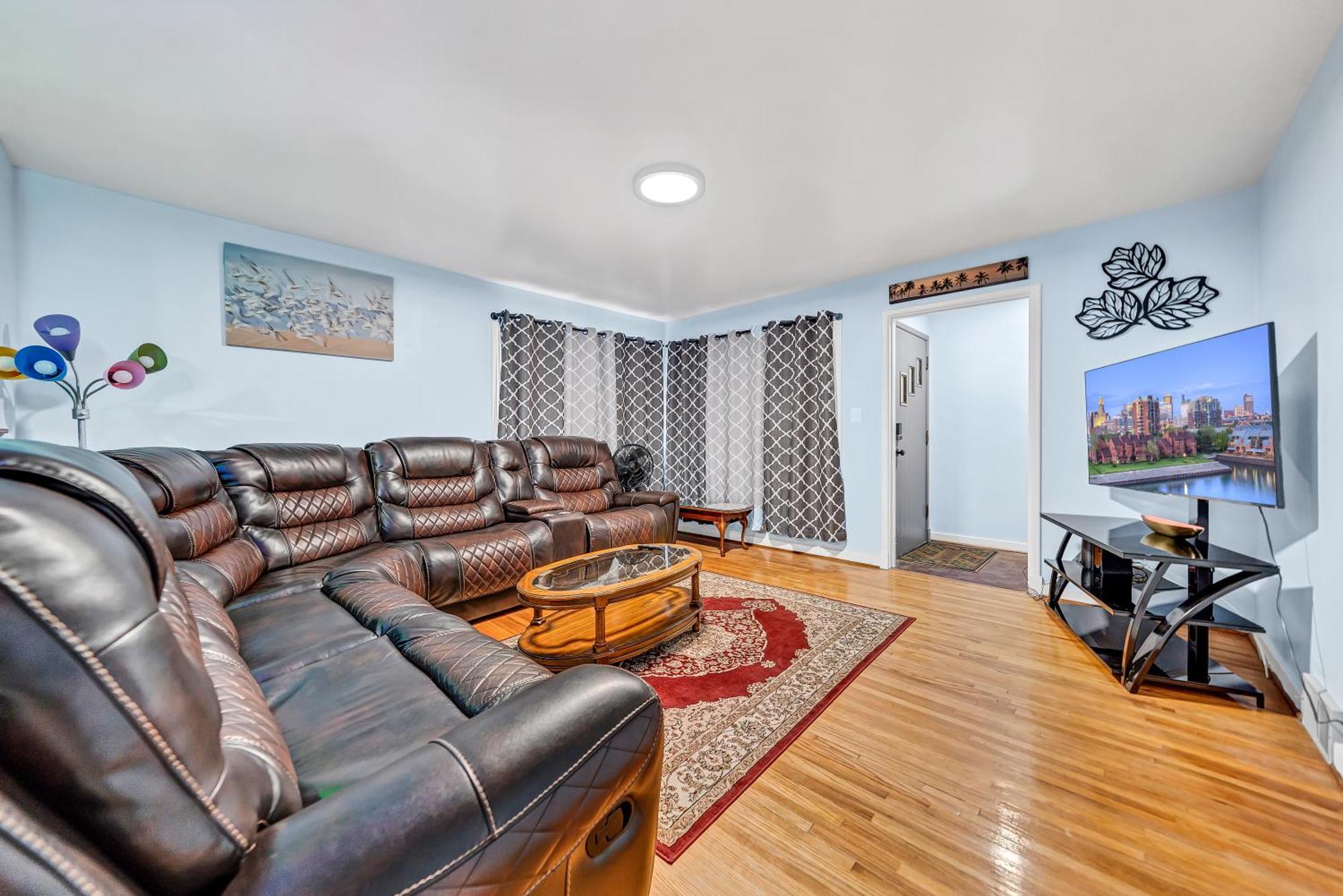 Holiday home S T R In Ny